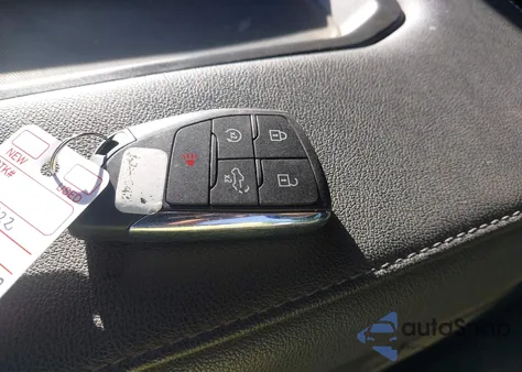 2022 Chevrolet Silverado 1500 4Wd Short Bed Custom z USA, uszkodzony, nr VIN 3GCPDBEK6NG631895